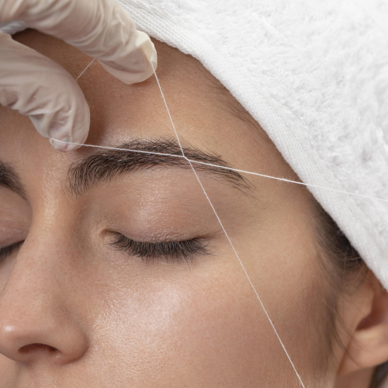 Depilación facial con hilo en General Concha, centro de Bilbao